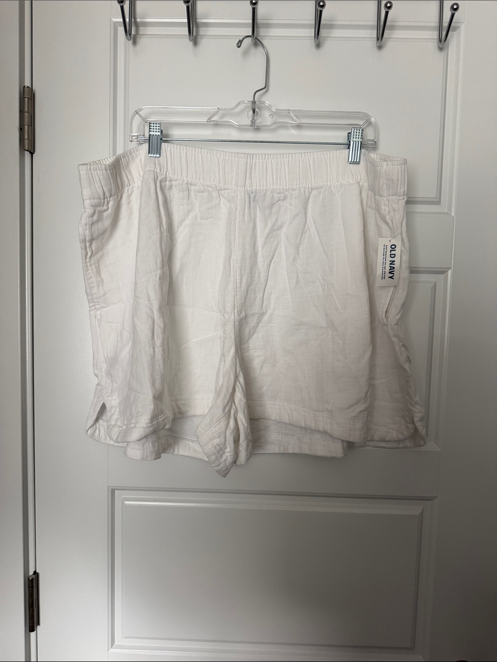 Old Navy White Linen-Blend Elastic Waist Shorts with Pockets